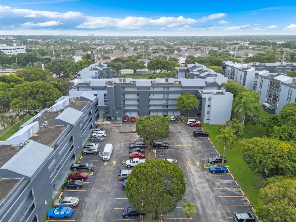 210 Fontainebleau Blvd #410 Miami, FL 33172