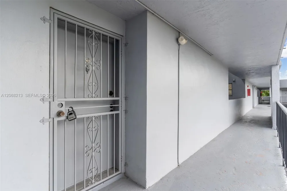 210 Fontainebleau Blvd #410 Miami, FL 33172