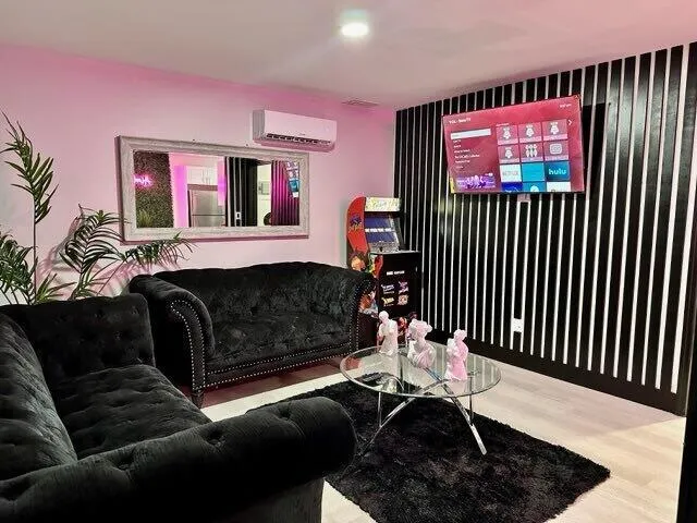 1010 SW 30th Street Fort Lauderdale, FL 33315