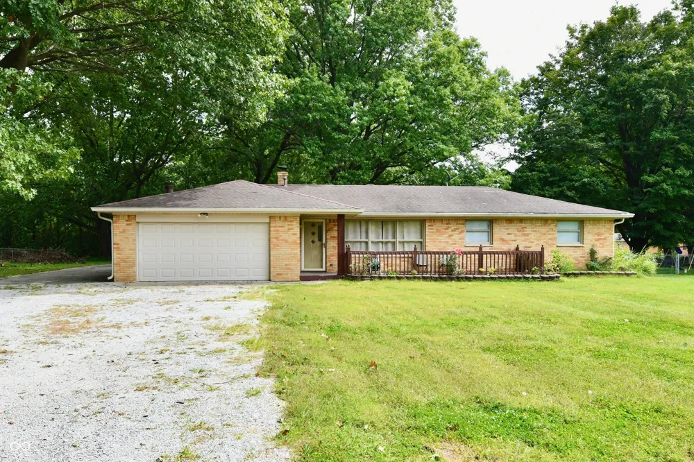 2051 Avon Avon, IN 46123
