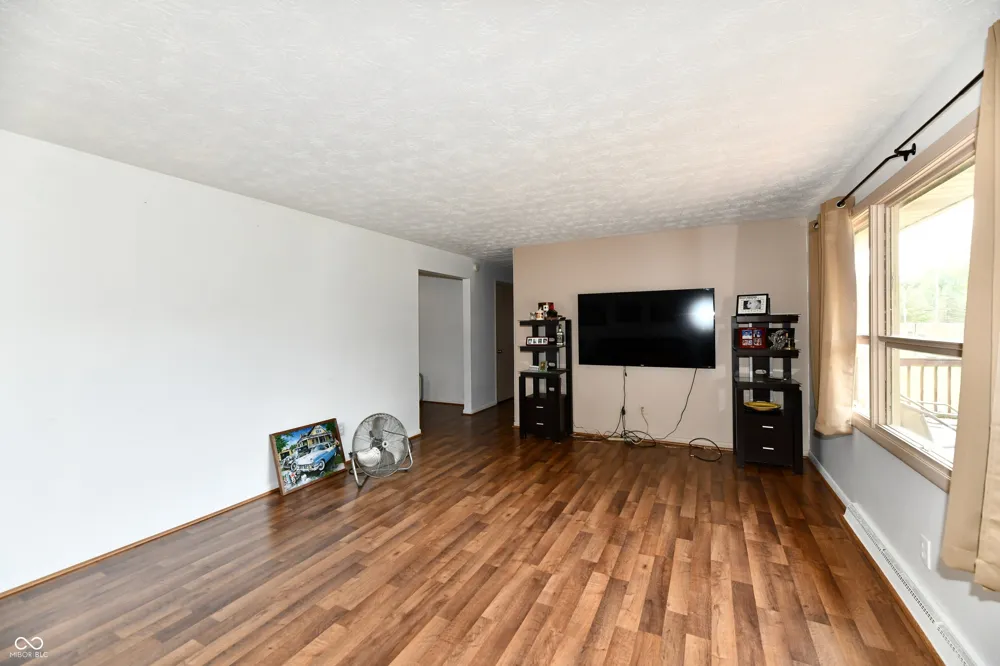 2051 Avon Avon, IN 46123