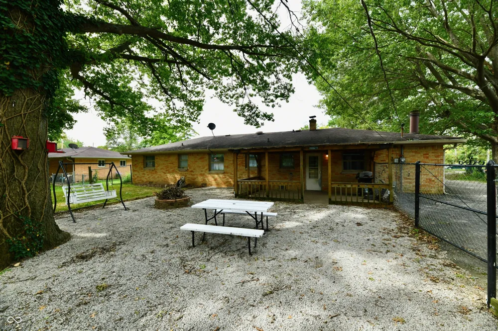 2051 Avon Avon, IN 46123