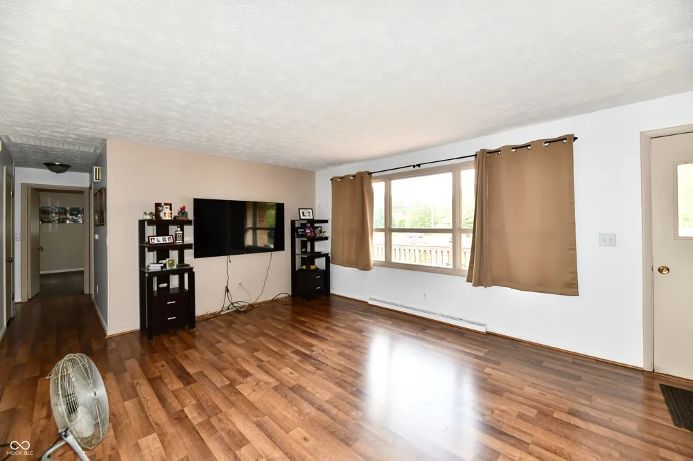 2051 Avon Avon, IN 46123