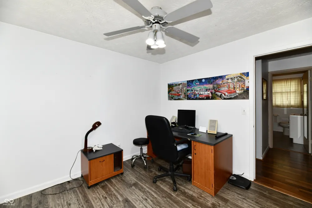 2051 Avon Avon, IN 46123