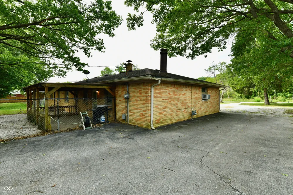 2051 Avon Avon, IN 46123
