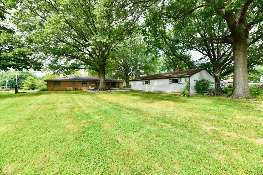 2051 Avon Avon, IN 46123