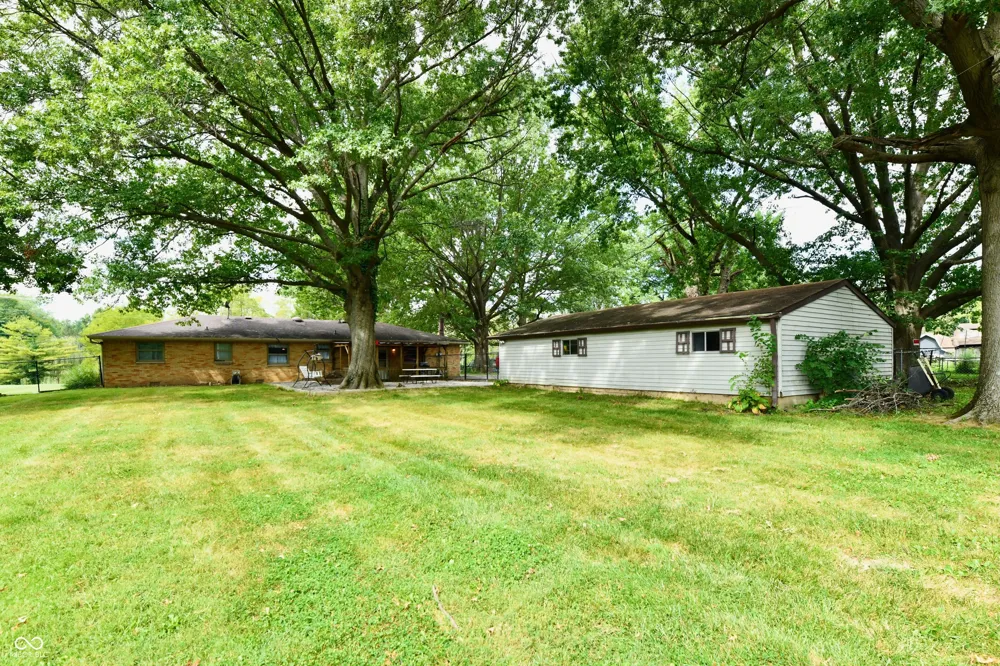 2051 Avon Avon, IN 46123