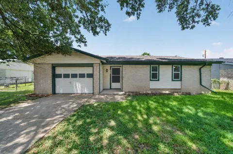 2461 Lisa Street