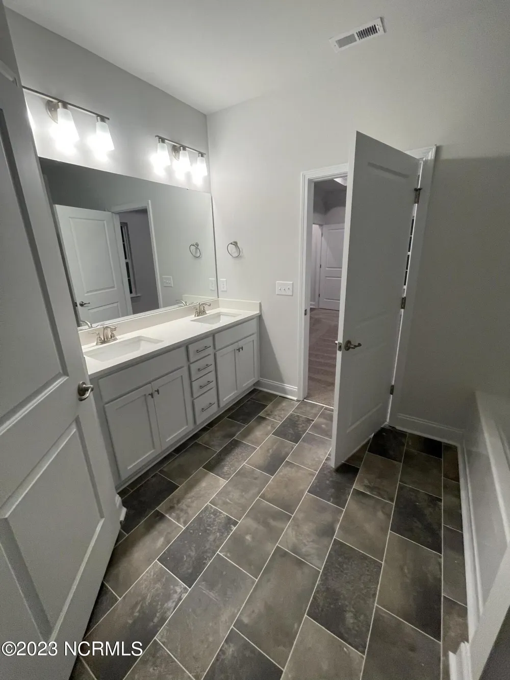 6117 Gondolier Drive New Bern, NC 28560