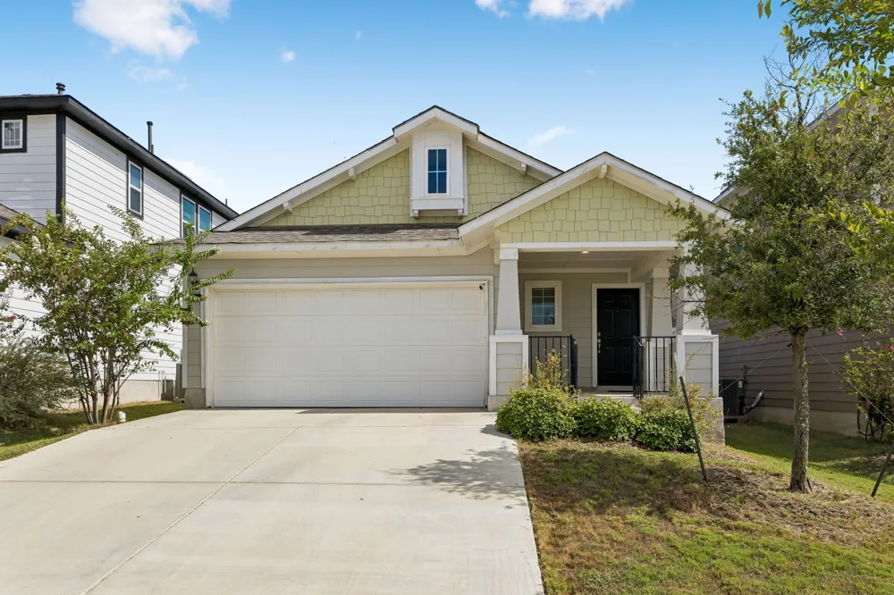 164 Appleberry Lane Elgin, TX 78621