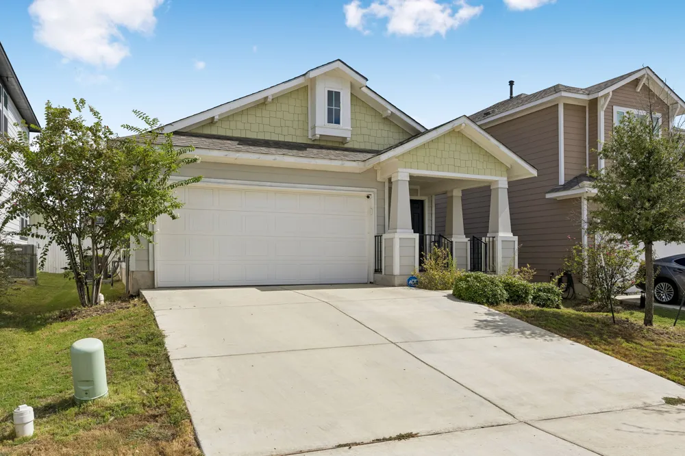164 Appleberry Lane Elgin, TX 78621