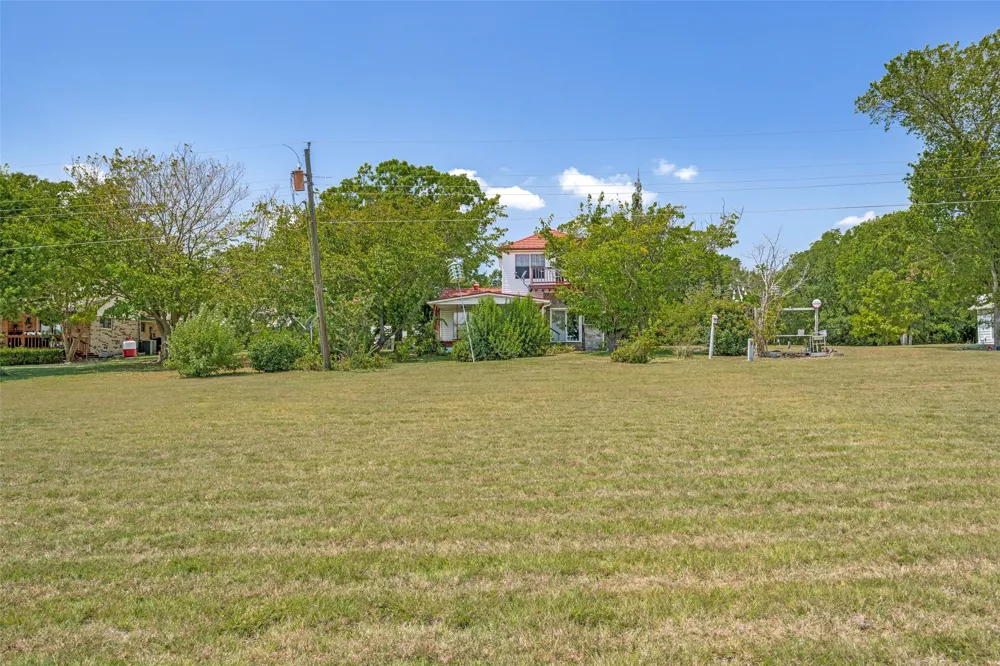 4449 County Road 895 Princeton, TX 75407