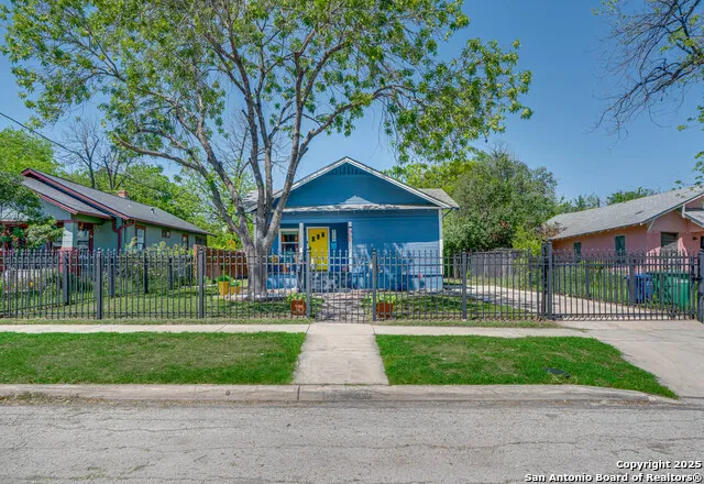 1505 W Craig Pl San Antonio, TX 78201