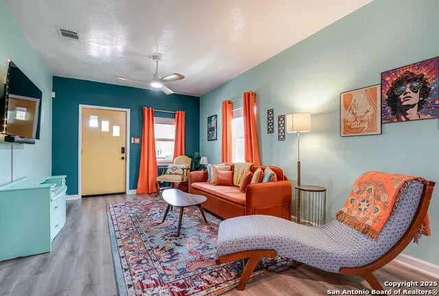 1505 W Craig Pl San Antonio, TX 78201