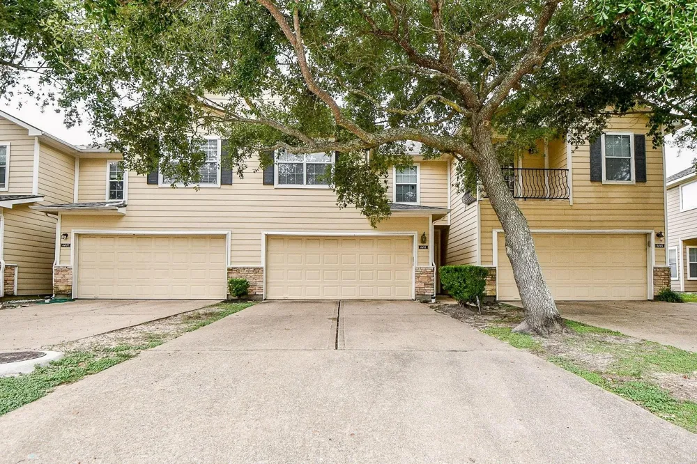 6011 Shadow Isle Lane Houston, TX 77084