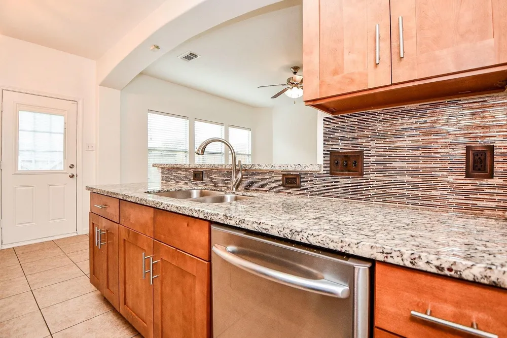 6011 Shadow Isle Lane Houston, TX 77084