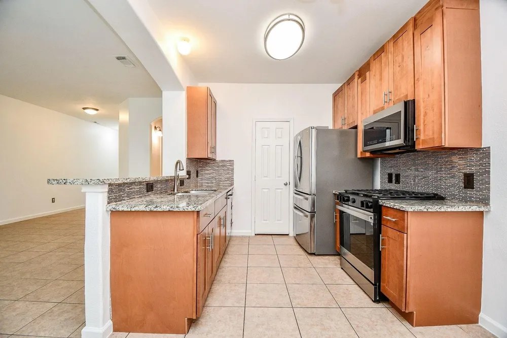 6011 Shadow Isle Lane Houston, TX 77084