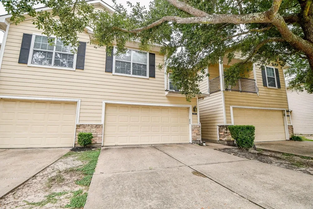 6011 Shadow Isle Lane Houston, TX 77084