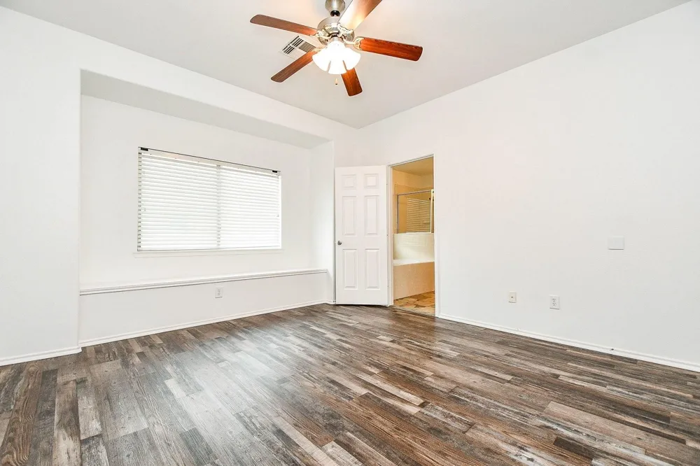 6011 Shadow Isle Lane Houston, TX 77084