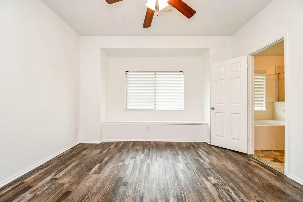 6011 Shadow Isle Lane Houston, TX 77084