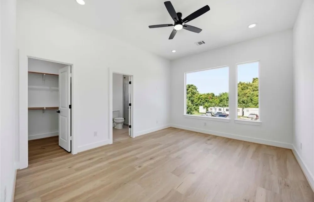 9106 Coffee Street #B Houston, TX 77033