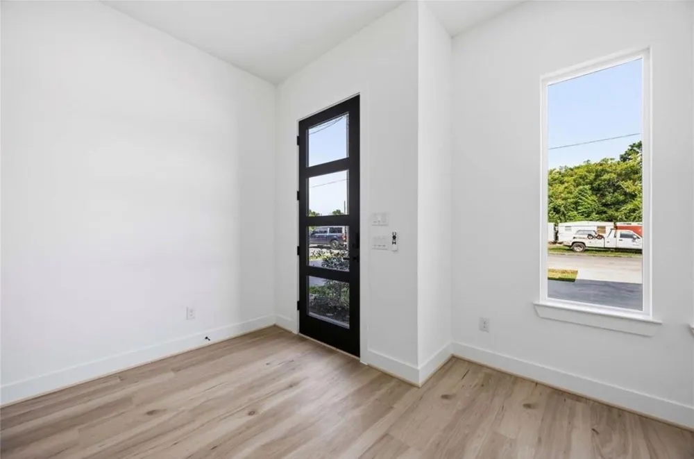 9106 Coffee Street #B Houston, TX 77033