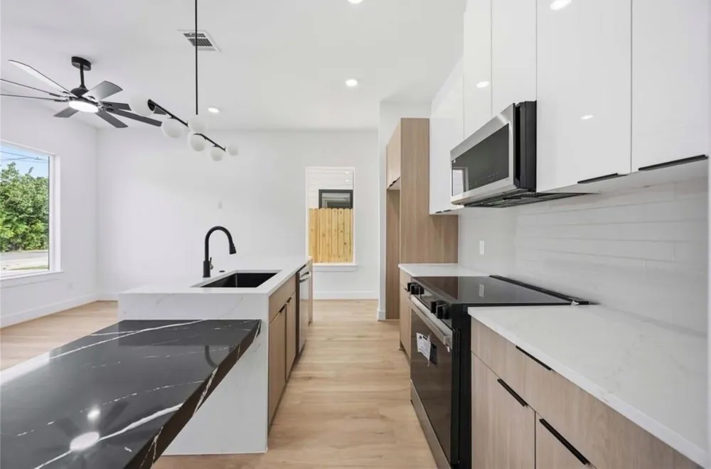 9106 Coffee Street #B Houston, TX 77033