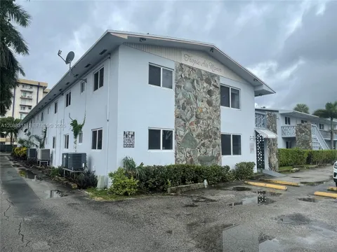 1836 NW 22nd Ct #6