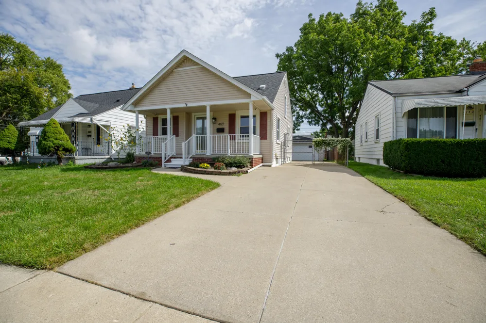 4127 Winifred Street Wayne, MI 48184