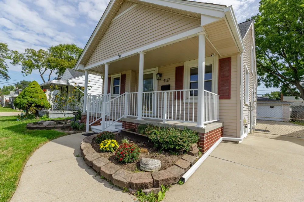 4127 Winifred Street Wayne, MI 48184