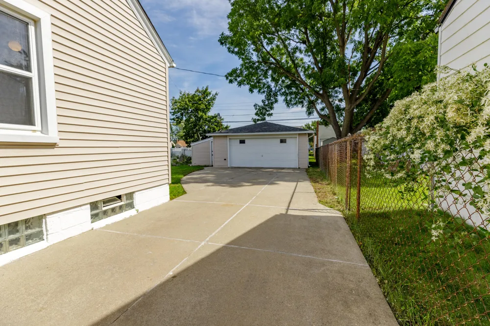 4127 Winifred Street Wayne, MI 48184