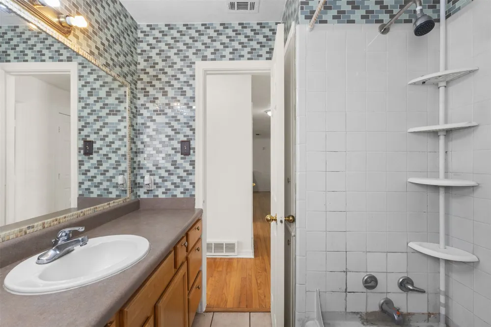 4805 Ira Street Haltom City, TX 76117