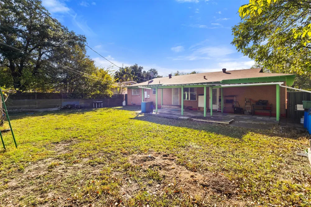 4805 Ira Street Haltom City, TX 76117