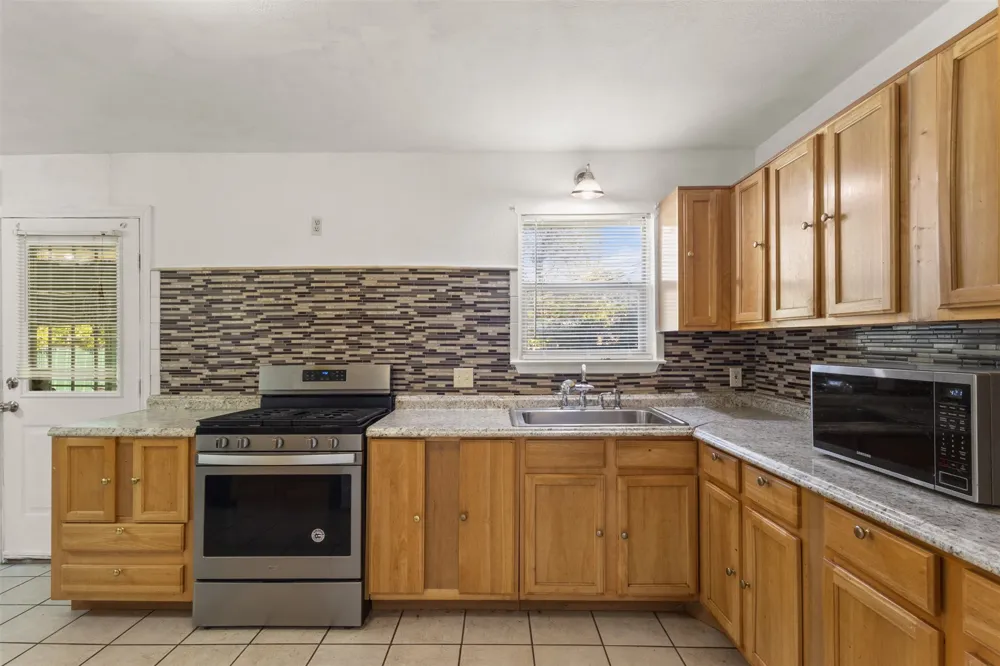 4805 Ira Street Haltom City, TX 76117