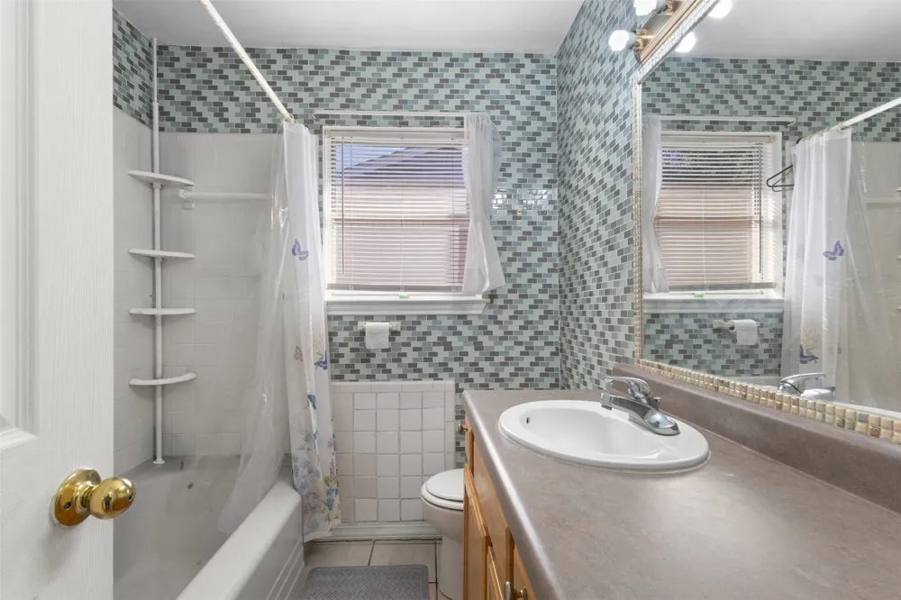 4805 Ira Street Haltom City, TX 76117