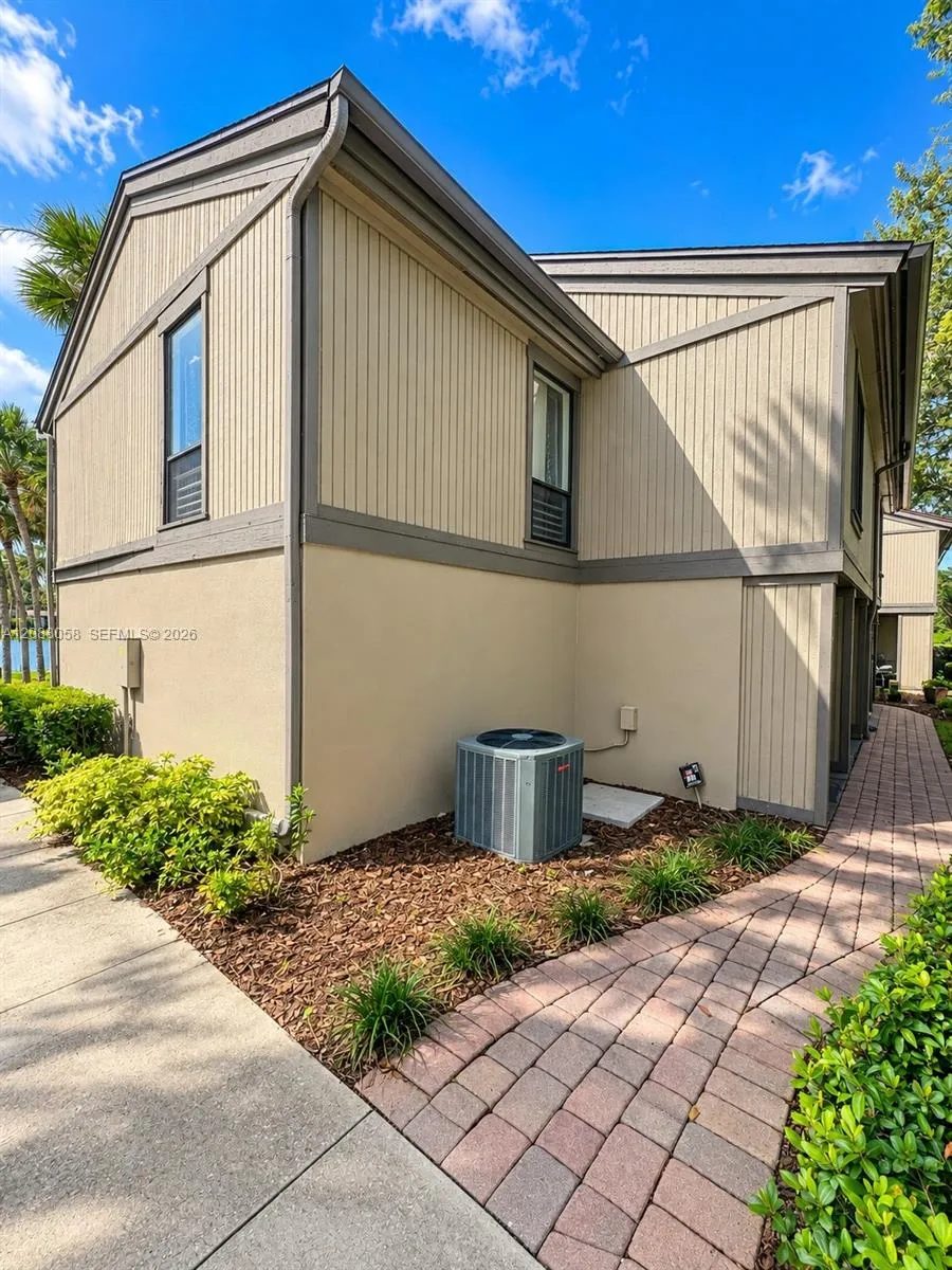 666 Lake Villas Dr #0 Other City - In The State Of Florida, FL 32701