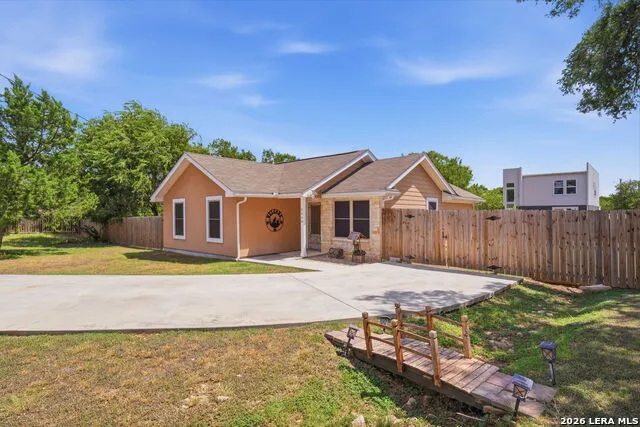 2058 BLUERIDGE DR Canyon Lake, TX 78133