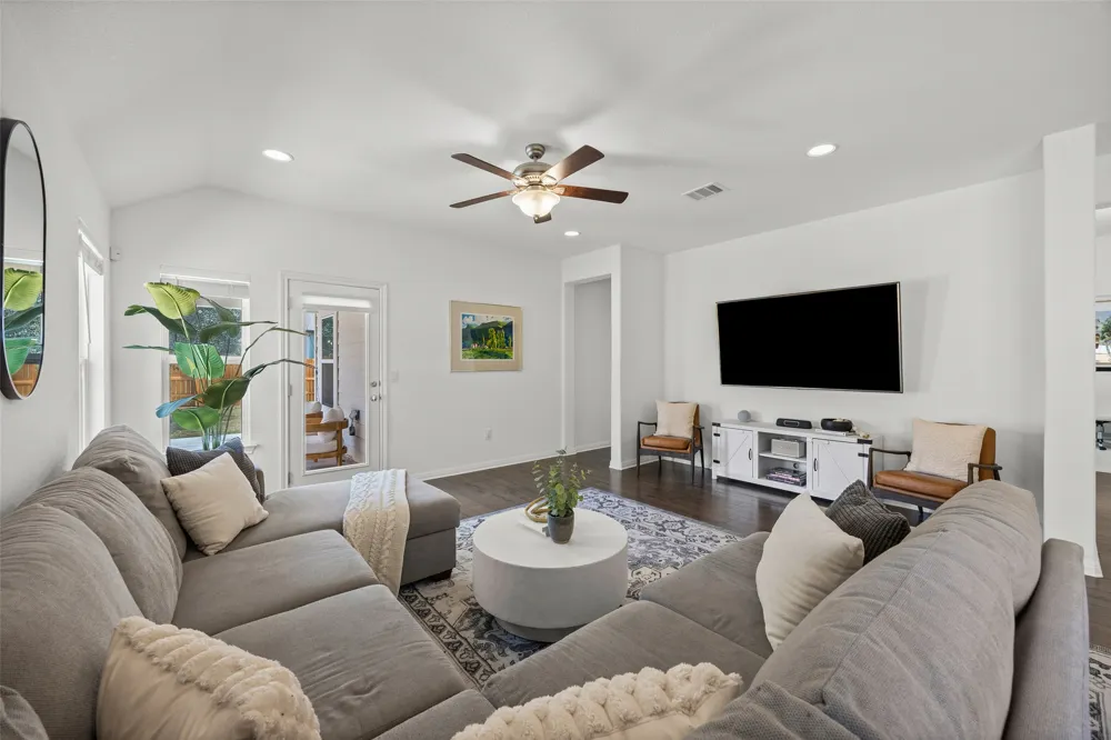 3815 Park Point Path Round Rock, TX 78681