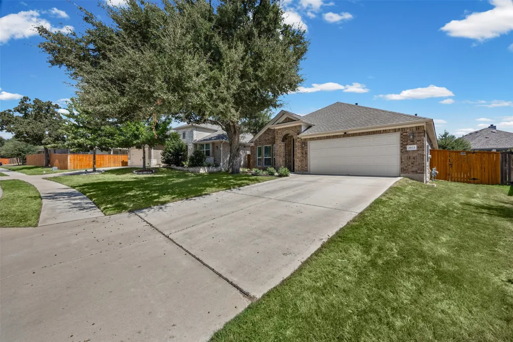 3815 Park Point Path Round Rock, TX 78681