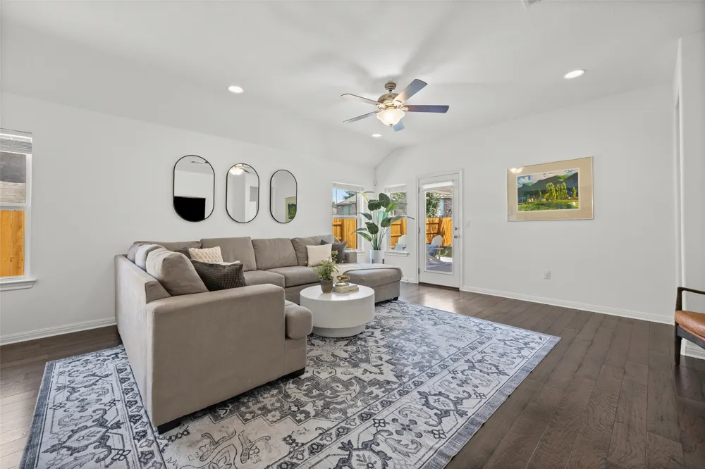 3815 Park Point Path Round Rock, TX 78681