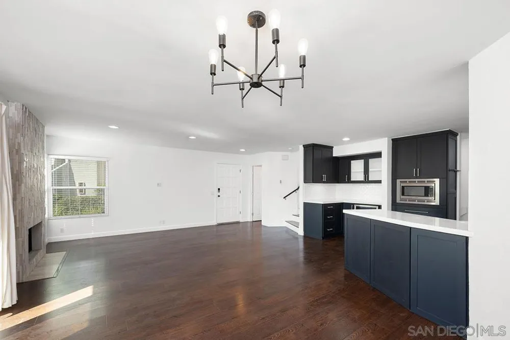 6645 Canyon Rim Row #200 San Diego, CA 92111