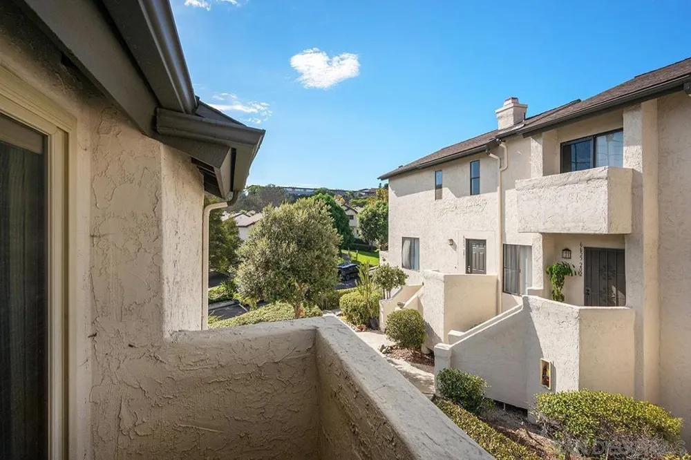 6645 Canyon Rim Row #200 San Diego, CA 92111