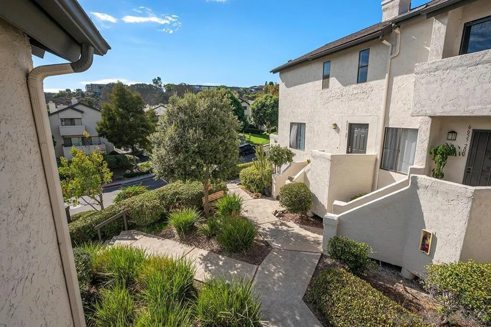 6645 Canyon Rim Row #200 San Diego, CA 92111
