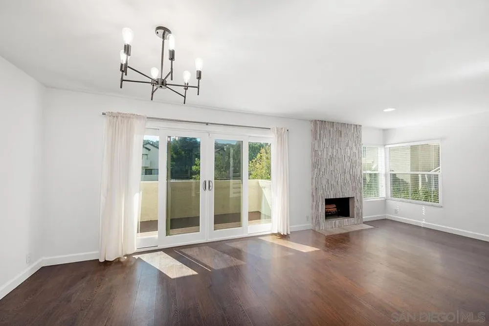 6645 Canyon Rim Row #200 San Diego, CA 92111
