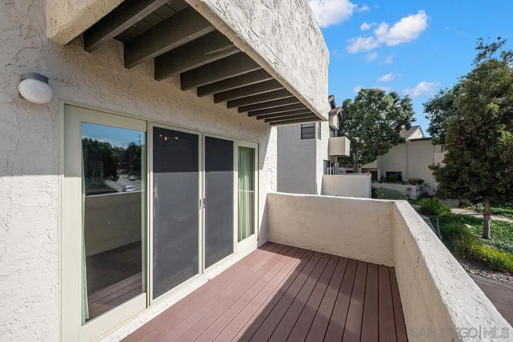 6645 Canyon Rim Row #200 San Diego, CA 92111