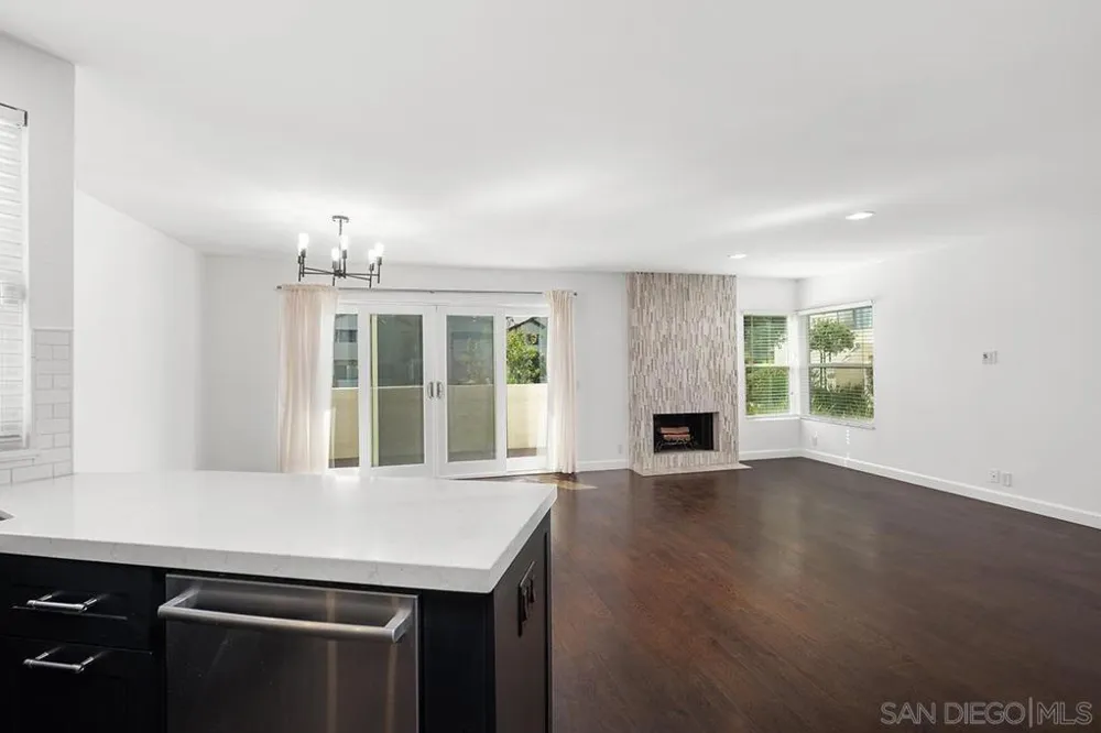 6645 Canyon Rim Row #200 San Diego, CA 92111