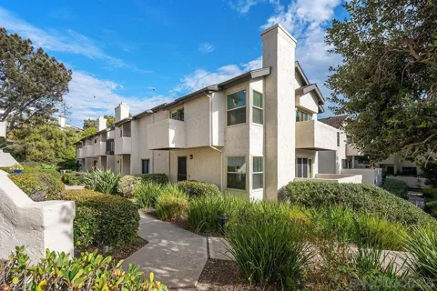 6645 Canyon Rim Row #200