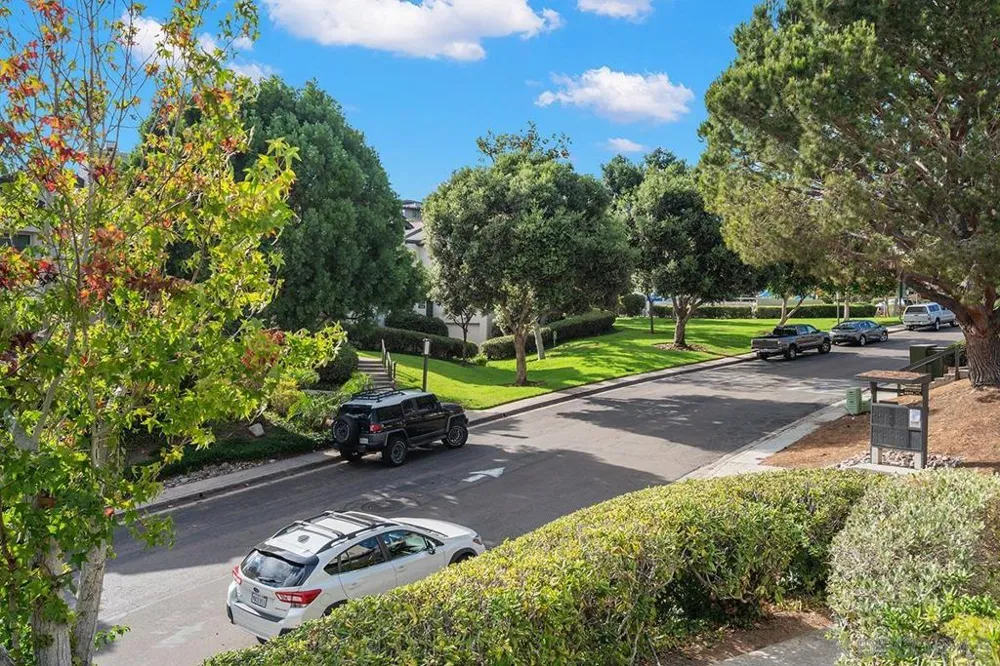 6645 Canyon Rim Row #200 San Diego, CA 92111