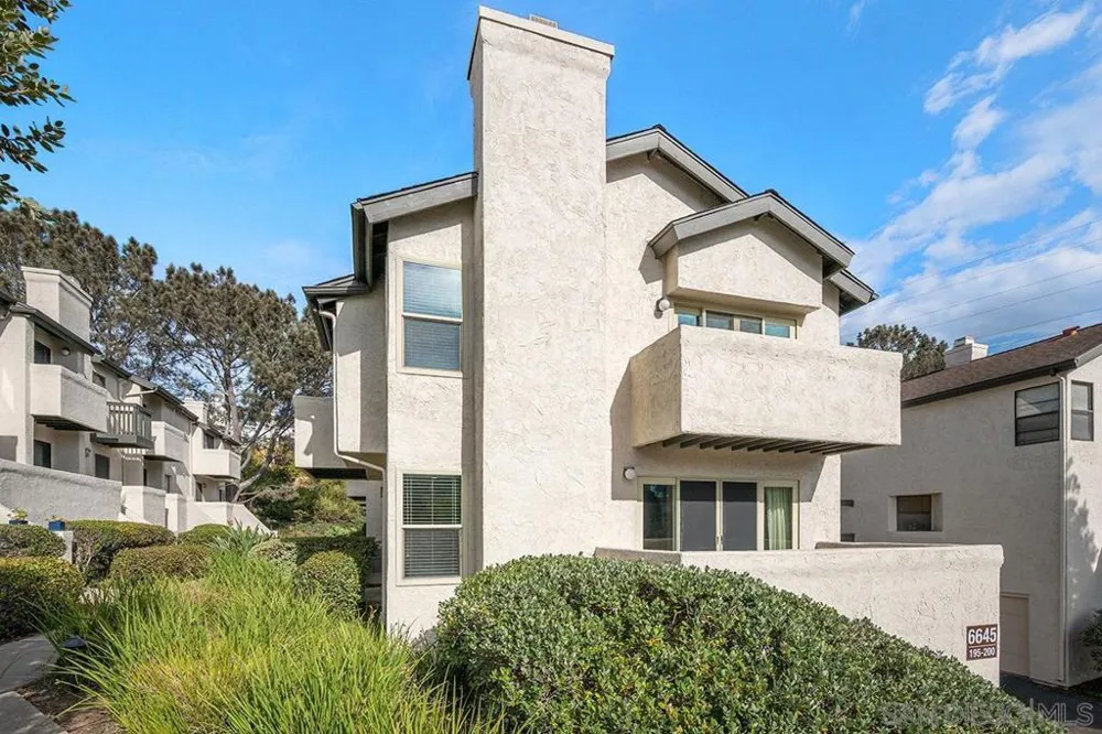 6645 Canyon Rim Row #200 San Diego, CA 92111