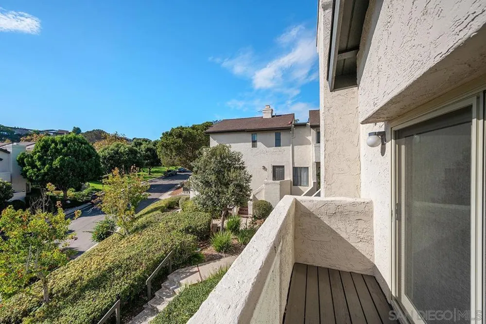 6645 Canyon Rim Row #200 San Diego, CA 92111